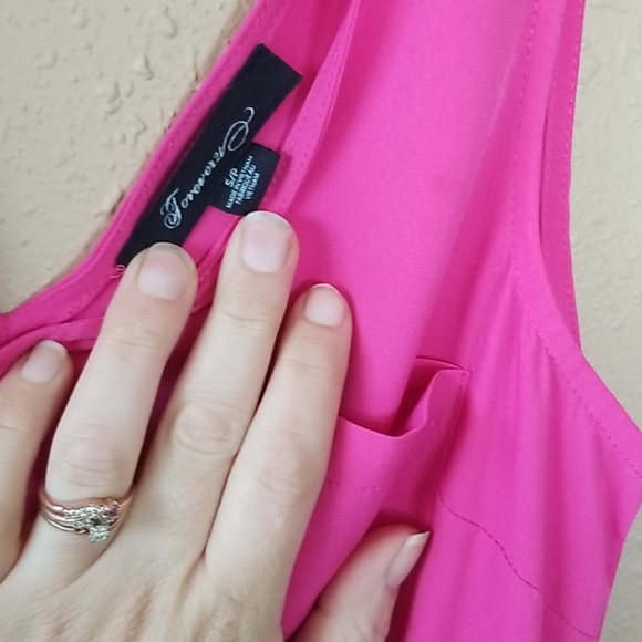 Sleeveless dress - Picture 2 of 4